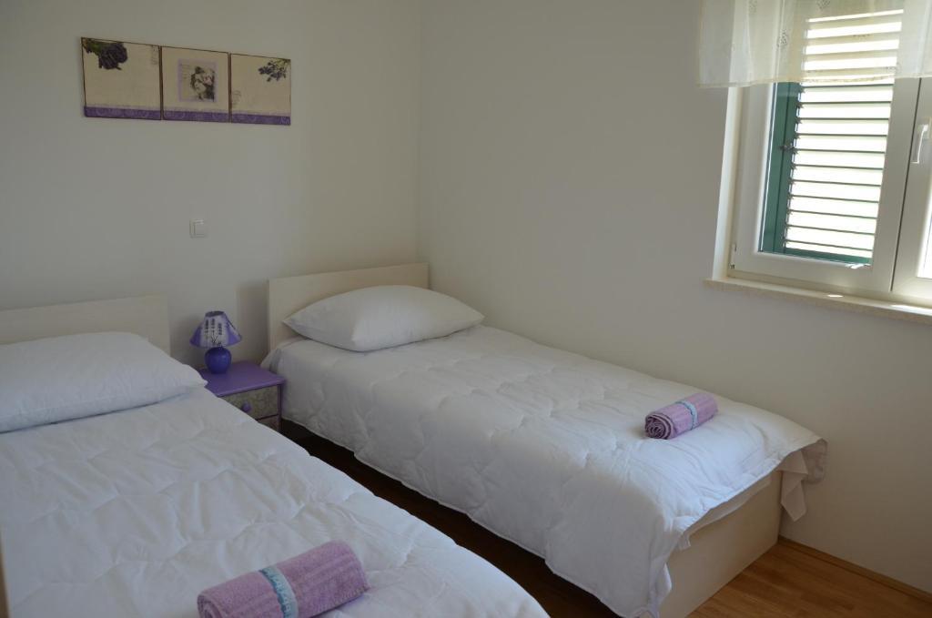 Villa ForTudor Milna  Habitación foto