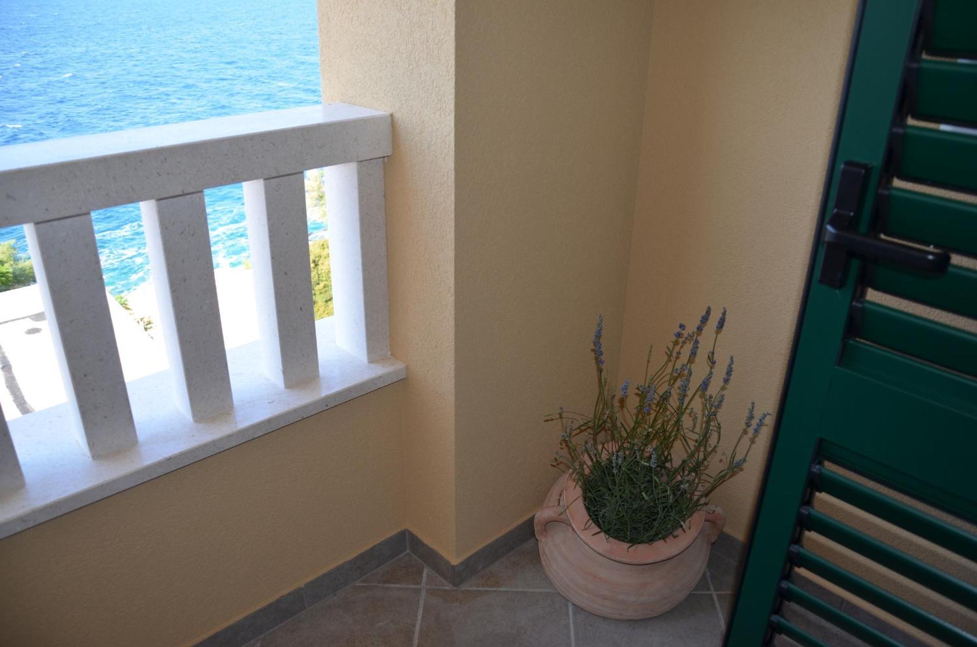 Villa ForTudor Milna  Exterior foto